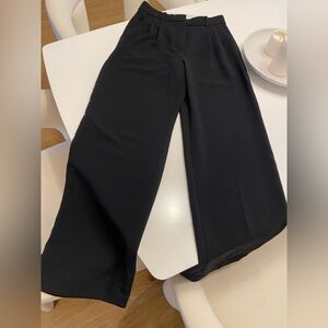 Aritzia effortless pants - size 2 short